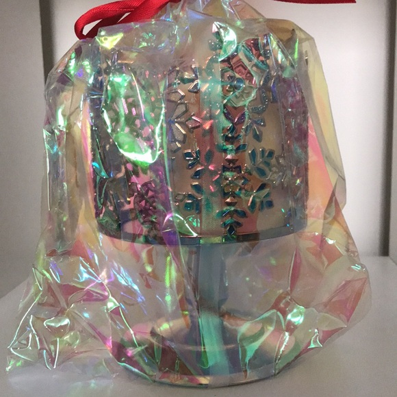 😍BATH &BODY WORKS GORGEOUS SNOWFLAKE CANDLEHOLDER WITH CANDLE-BRAND NEW!😍 - Picture 3 of 8